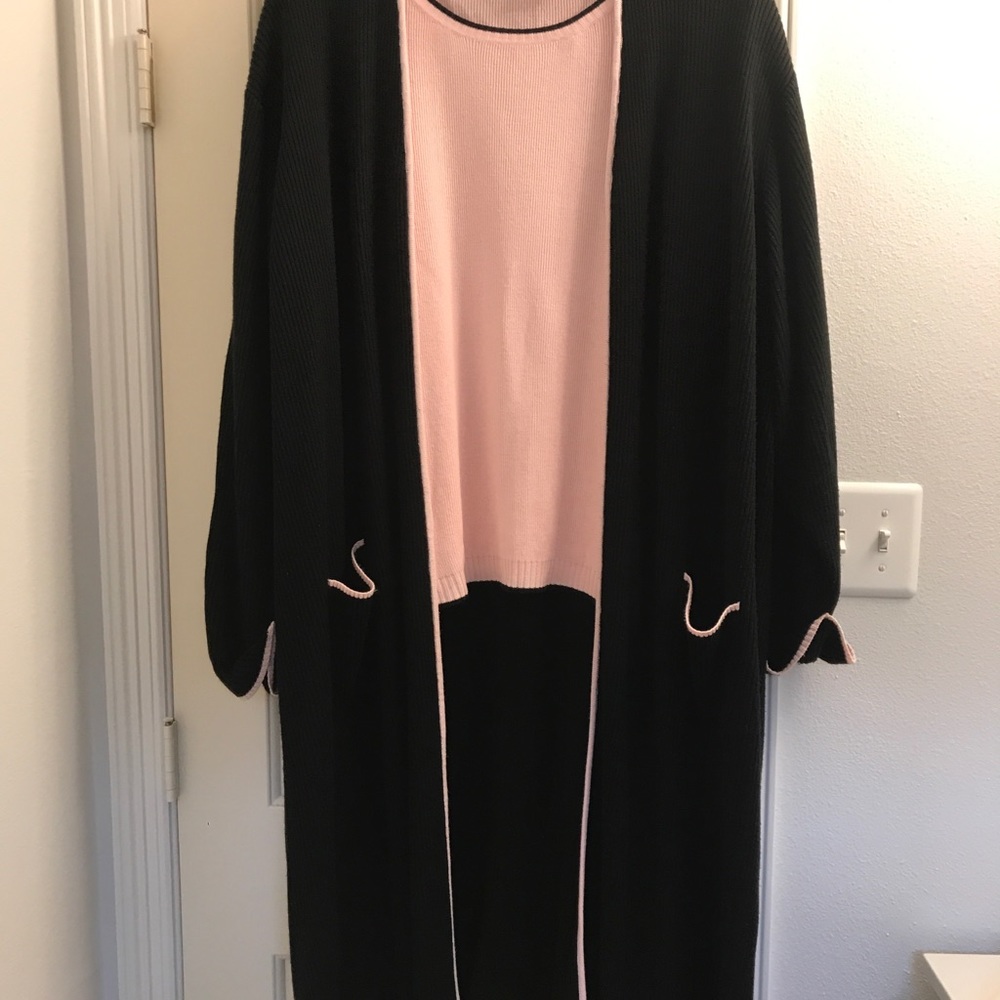 Short sleeve sweater/long coat combo